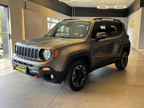 JEEP RENEGADE 2.0 16V TURBO DIESEL TRAILHAWK 4P 4X4 AUTOMÁTICO JEEP RENEGADE 2.0 16V TURBO DIESEL TRAILHAWK 4P 4X4 AUTOMÁTICO